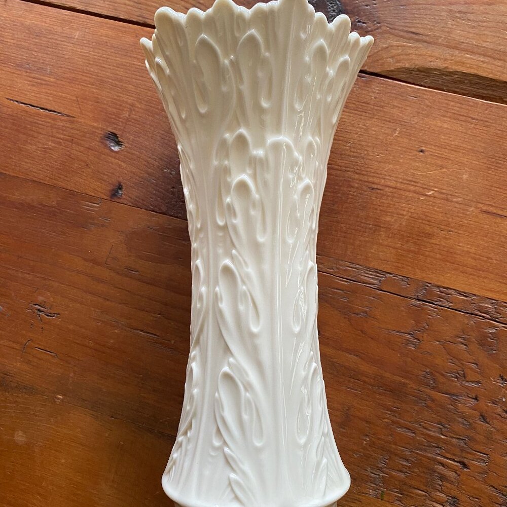 LENOX WOODLAND COLLECTION 8" VASE